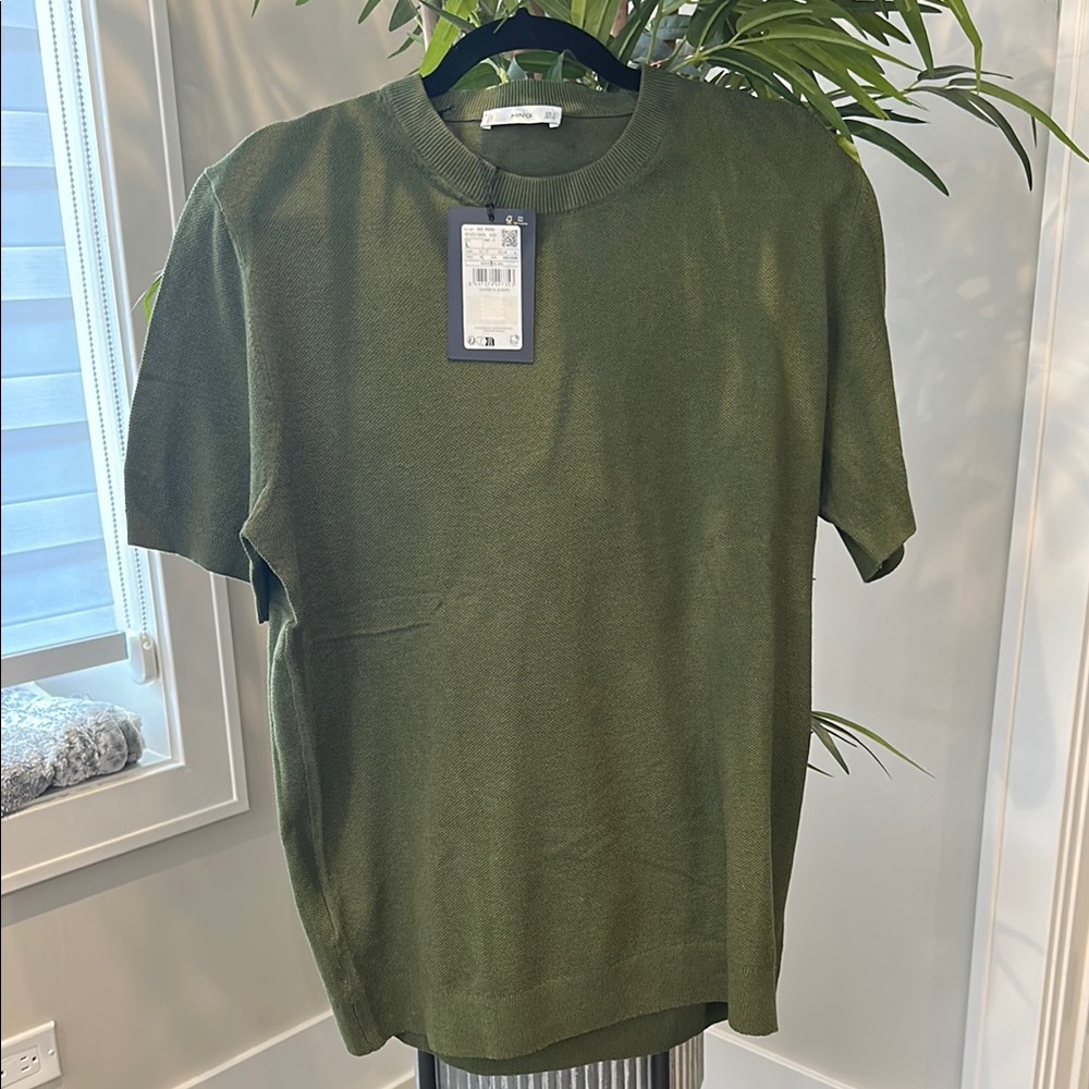 Mango Men's knit shirt